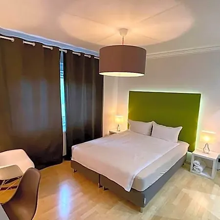 Smart&beautiful Deluxe Hotel