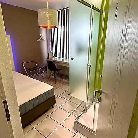 Smart&beautiful Deluxe Hotel
