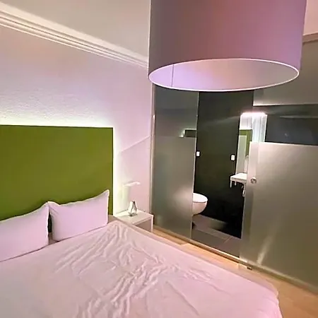 Smart&beautiful Deluxe Hotel *