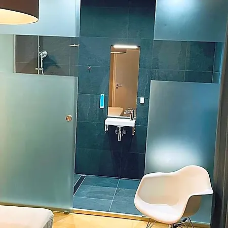 Smart&beautiful Deluxe Hotel *